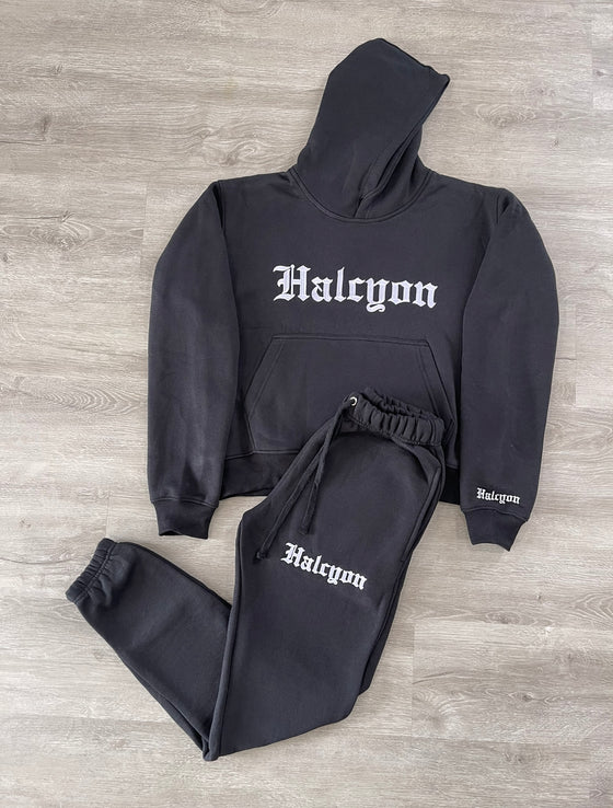 BLACK SWEATSUIT